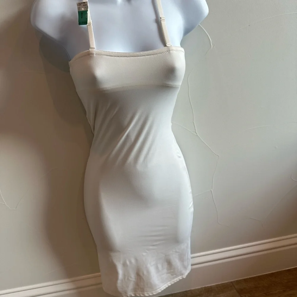 NWT Vassarette white Slip Dress - Small - Picture 2 of 6